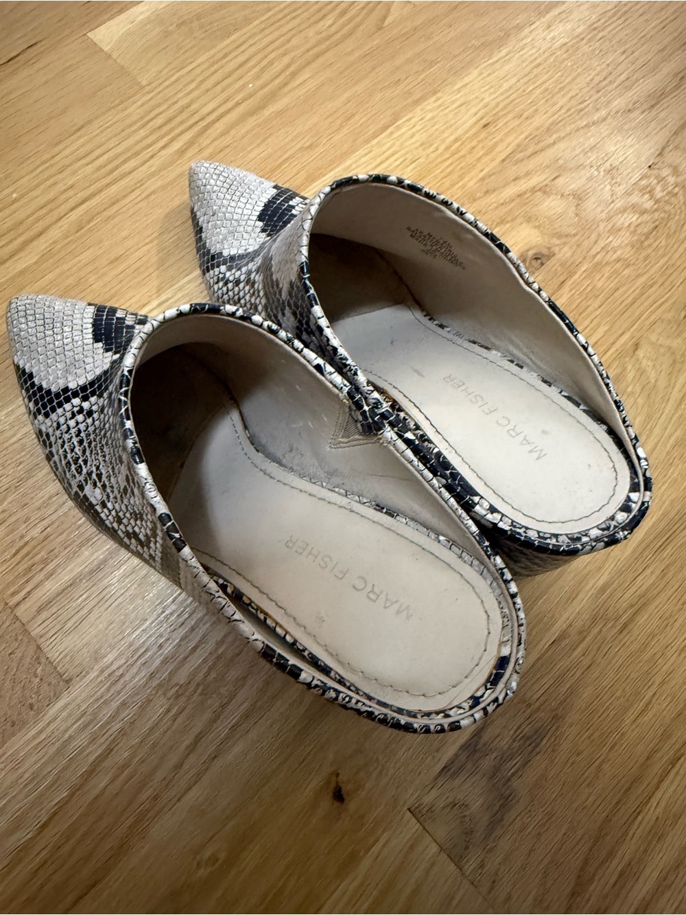 Marc Fisher Size 7.5 Pointed Python-Print Mule - Picture 3 of 4